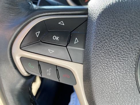 Used 2016 Jeep Cherokee Latitude image 17