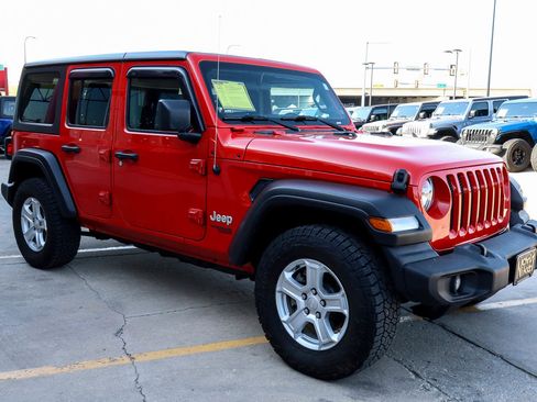 Used 2018 Jeep Wrangler Unlimited Sport S image 4