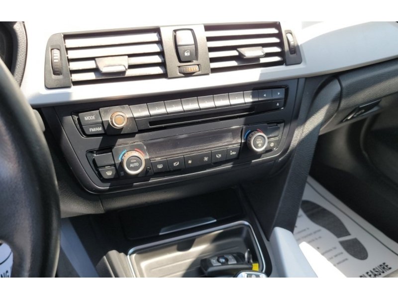 Used 2012 BMW 328i Sedan RWD image 18