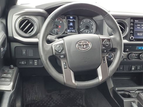 Used 2022 Toyota Tacoma TRD Sport image 8
