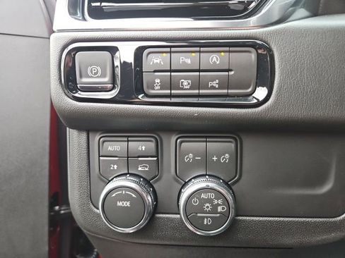 New 2026 GMC Yukon XL Denali w/ Sun & Power Step Package AWD/4WD image 14