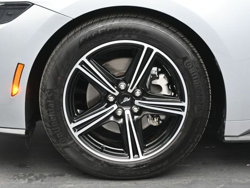 Used 2025 Ford Mustang Premium image 25