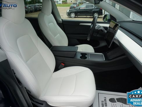 Used 2023 Tesla Model Y Long Range AWD/4WD image 25