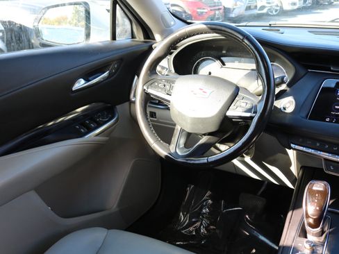 Used 2021 Cadillac XT4 Luxury w/ Cold Weather Package image 38