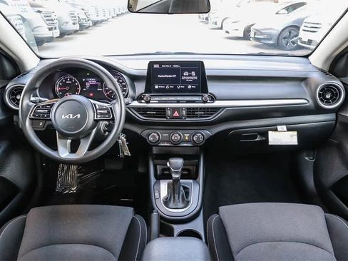 Used 2023 Kia Forte LXS w/ LXS Technology Package image 12