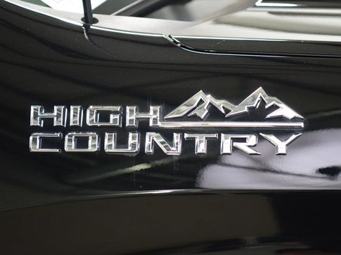 Used 2024 Chevrolet Silverado 1500 High Country w/ High Country Premium Package AWD/4WD image 16