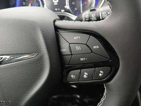 New 2026 Chrysler Pacifica Limited FWD image 25
