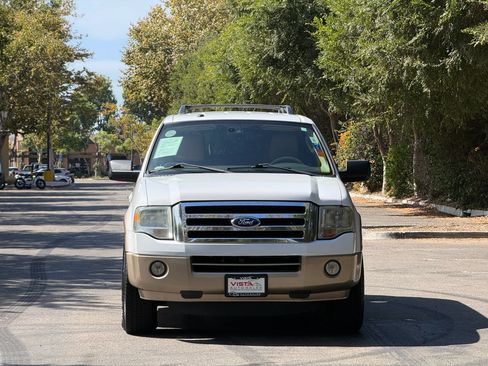 Used 2014 Ford Expedition XLT w/ Equipment Group 201A RWD image 8