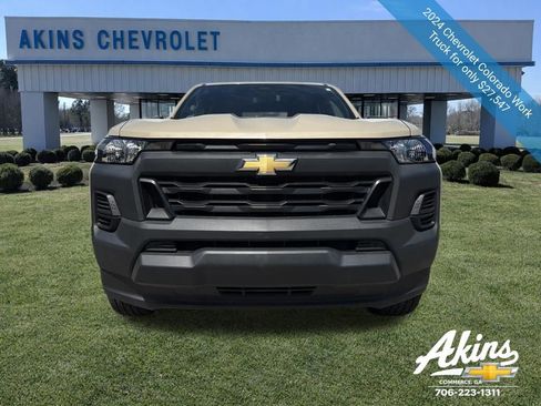 Certified 2024 Chevrolet Colorado W/T image 3