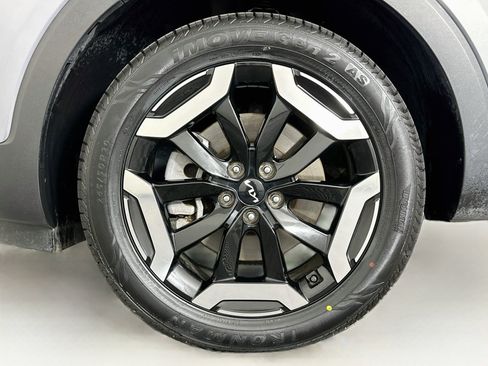 Used 2025 Kia Telluride S FWD image 11