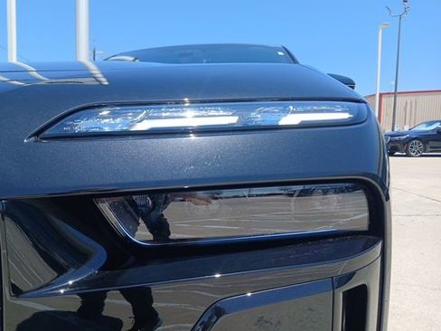 New 2025 BMW 740i w/ Executive Package image 4