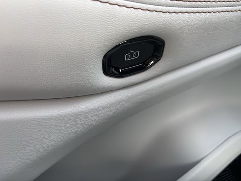 New 2026 Jeep Cherokee Limited AWD/4WD image 25