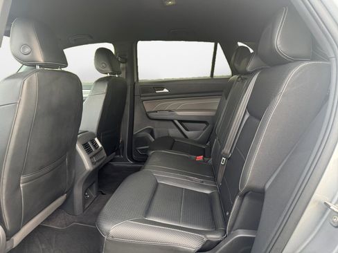 Used 2021 Volkswagen Atlas Cross Sport SE image 15