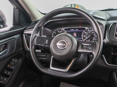 Used 2024 Nissan Rogue SV FWD image 12