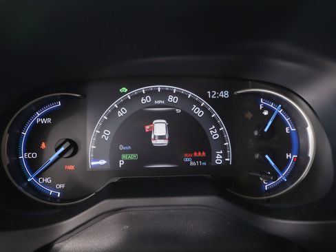 Used 2025 Toyota RAV4 LE image 4