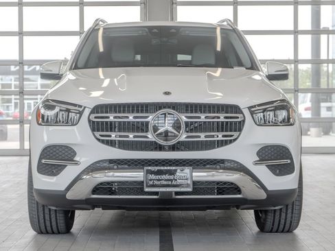Used 2025 Mercedes-Benz GLE 450e 4MATIC w/ Driver Assistance Package image 10