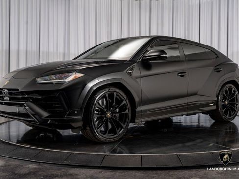 Used 2024 Lamborghini Urus S image 9