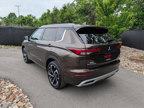 Used 2024 Mitsubishi Outlander SEL AWD/4WD image 3