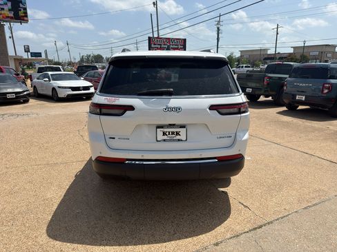 Used 2022 Jeep Grand Cherokee L Limited AWD/4WD image 4