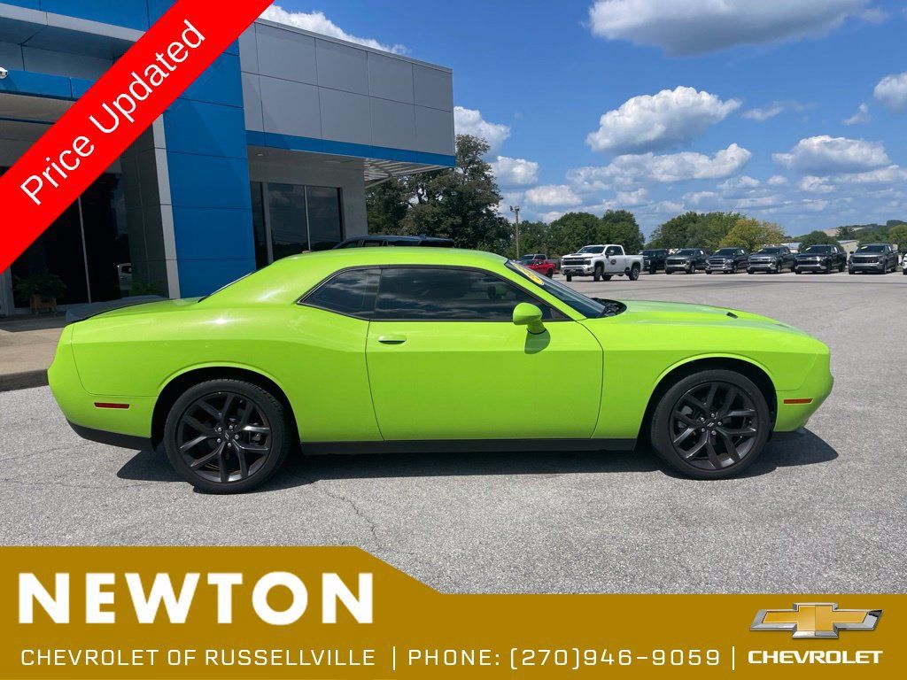 Used 2023 Dodge Challenger SXT w/ Blacktop Package RWD image 31