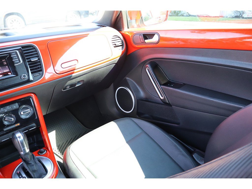 Used 2019 Volkswagen Beetle 2.0T FWD image 24