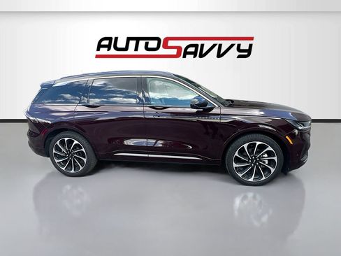 Used 2024 Lincoln Nautilus Black Label AWD/4WD image 8