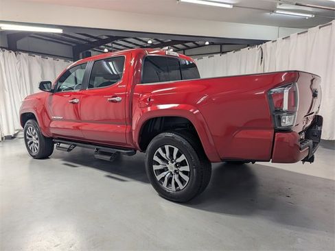 Used 2023 Toyota Tacoma Limited image 4