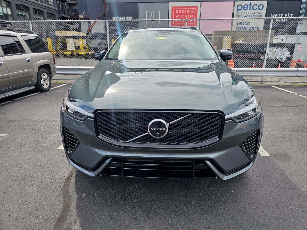 Certified 2026 Volvo XC60 T8 Ultra AWD/4WD image 5