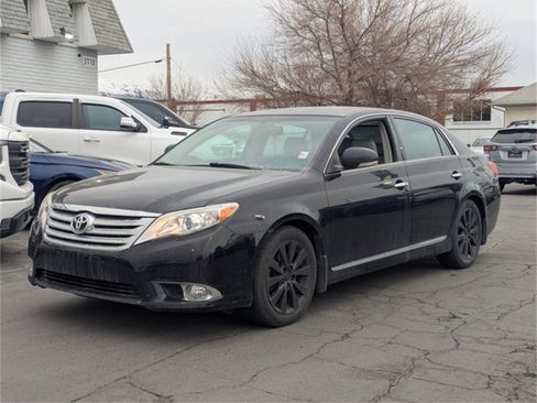 Used 2011 Toyota Avalon Limited image 8
