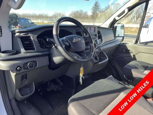Used 2024 Ford Transit 250 Low Roof w/ Exterior Upgrade Package RWD image 12