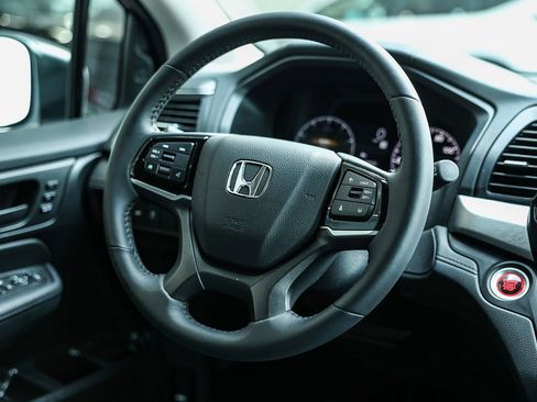 Certified 2025 Honda Odyssey EX-L image 19