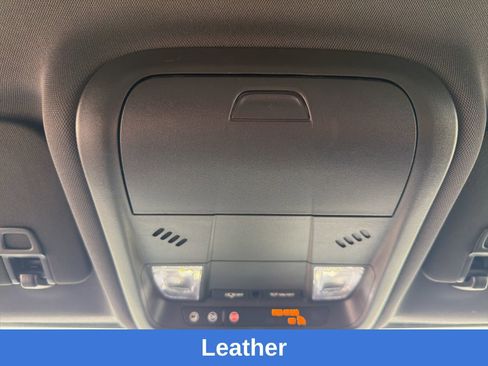 Used 2023 Chevrolet Equinox RS image 16