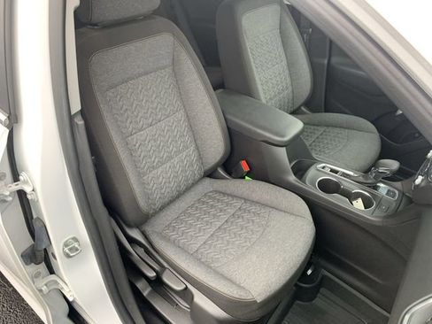 Certified 2024 Chevrolet Equinox LT w/ LPO, Floor Liner Package image 27