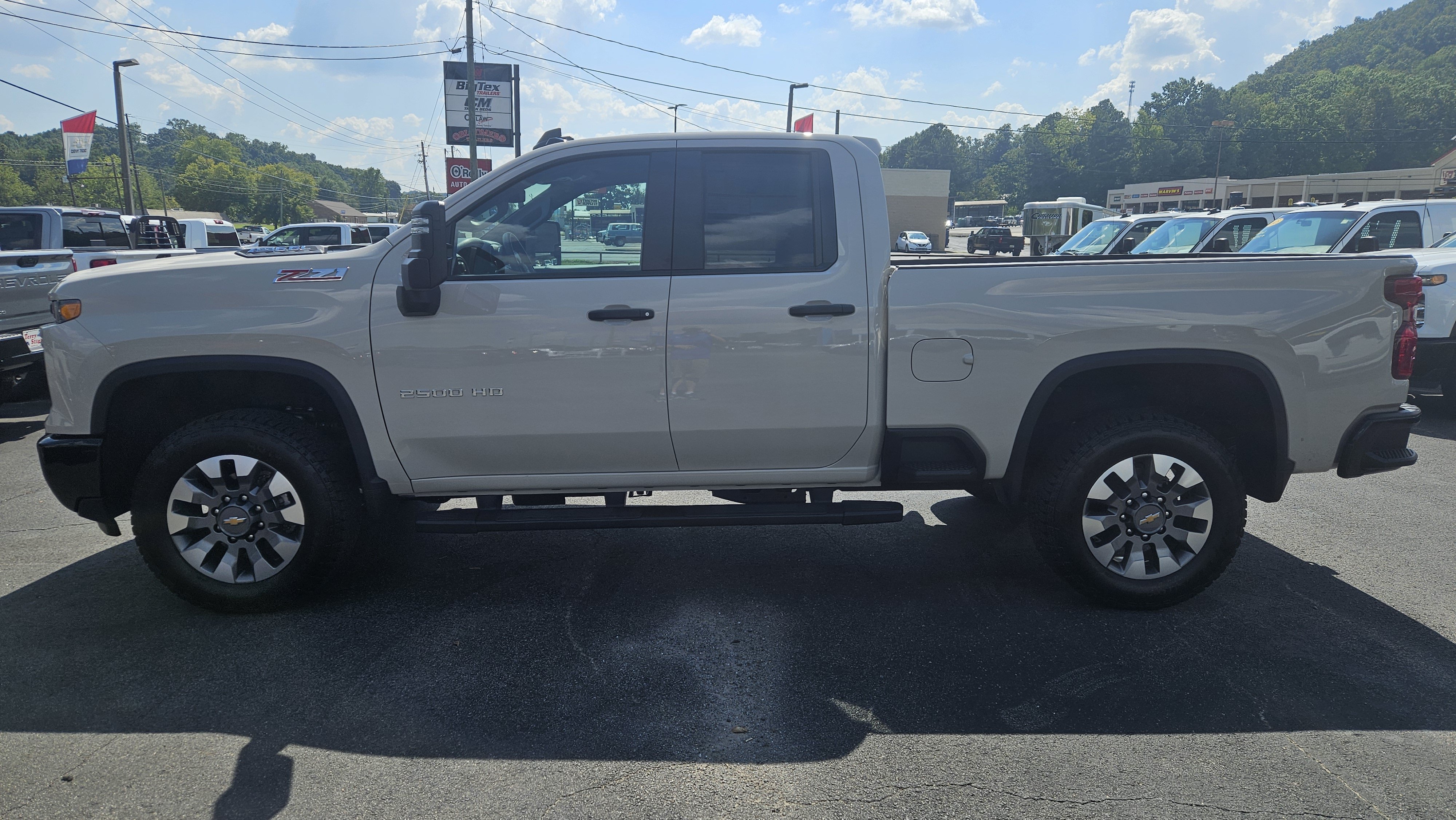 New 2026 Chevrolet Silverado 2500 Custom w/ Custom Value Package AWD/4WD image 1