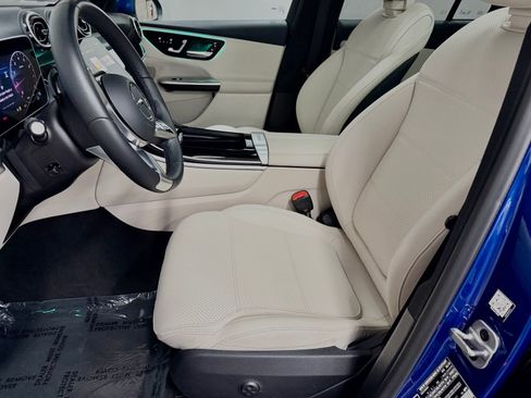 Used 2026 Mercedes-Benz GLC 300 image 24