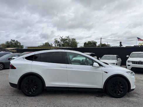 Used 2020 Tesla Model X Long Range image 4