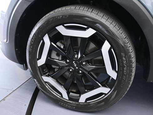 Used 2024 Kia Telluride EX w/ EX Captain's Chair Package image 33