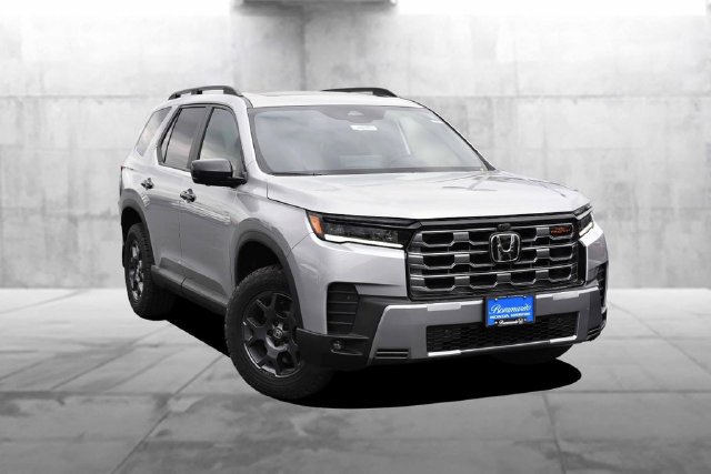 New 2026 Honda Pilot TrailSport image 2