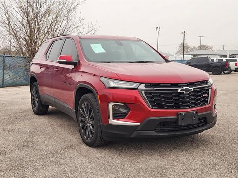 Certified 2023 Chevrolet Traverse RS image 2