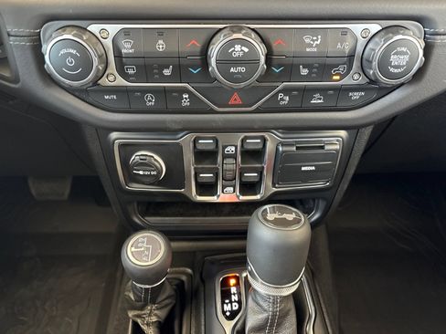 New 2026 Jeep Wrangler Unlimited Sahara AWD/4WD image 25