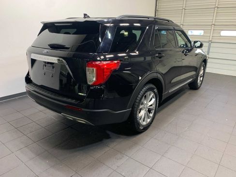 Used 2020 Ford Explorer XLT w/ Equipment Group 202A image 3