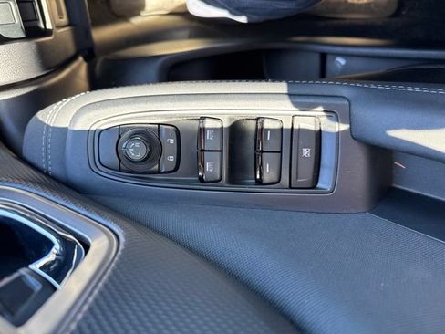 Used 2023 Subaru Forester Premium AWD/4WD image 9