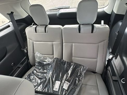 New 2026 Ford Explorer Active w/ Active Comfort Package RWD image 15