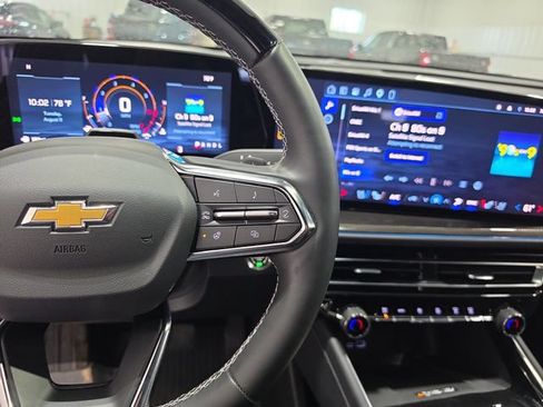 Used 2026 Chevrolet Traverse High Country w/ LPO, Floor Liner Package AWD/4WD image 12