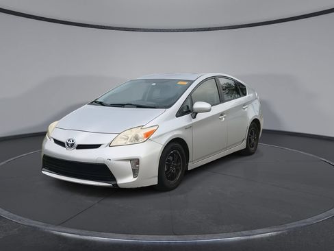 Used 2014 Toyota Prius Two FWD image 4