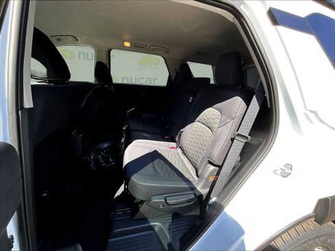 New 2025 Nissan Pathfinder SV w/ Black Appearance Package image 10