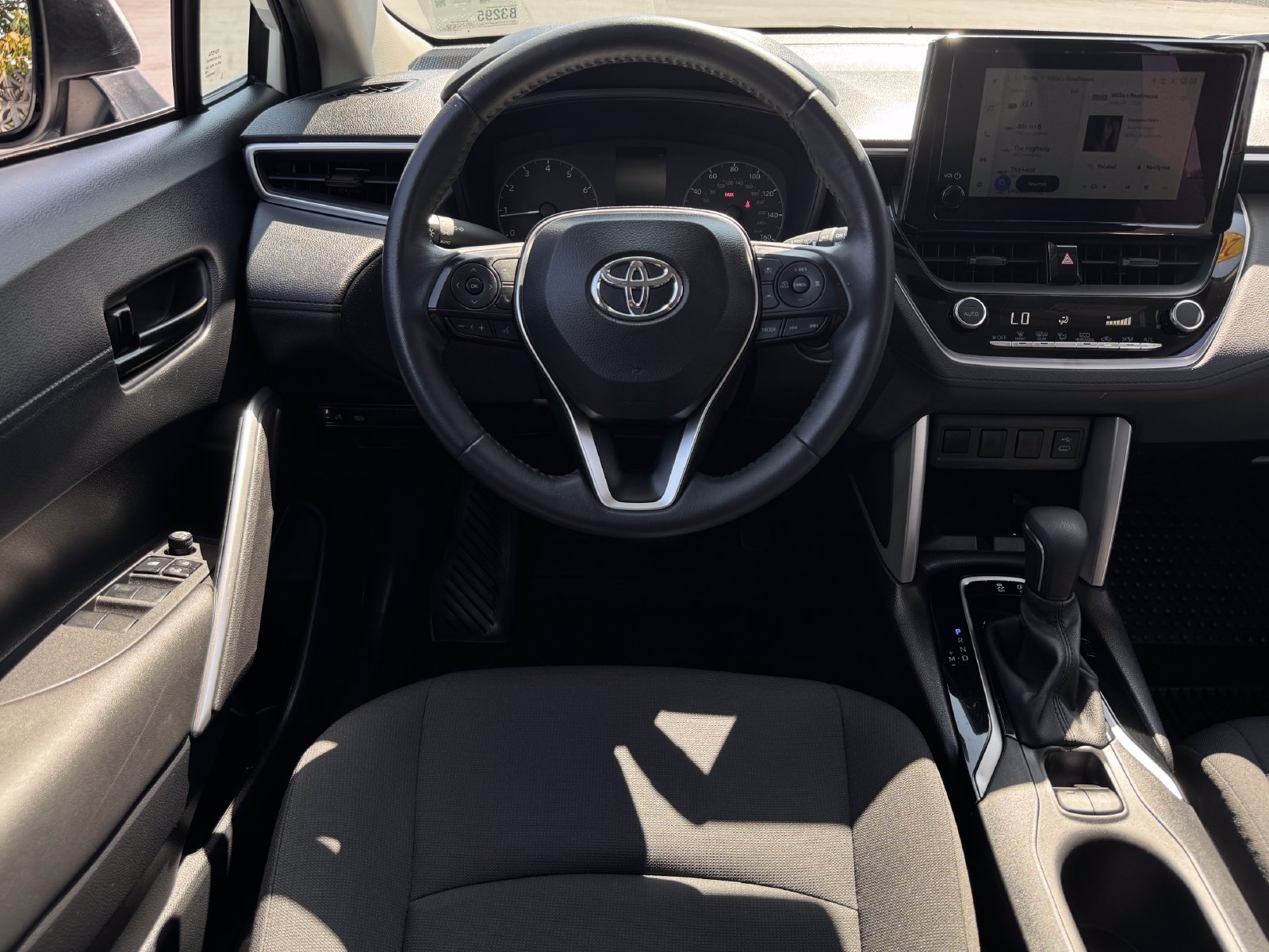 Used 2024 Toyota Corolla Cross LE AWD/4WD image 15