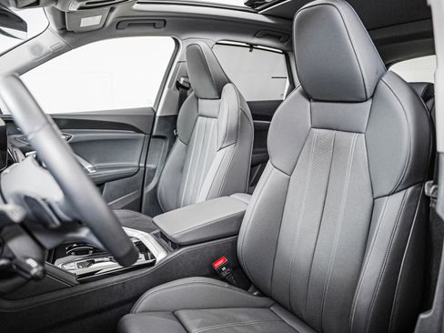 Certified 2025 Audi Q5 Premium Plus w/ Premium Plus AWD/4WD image 12