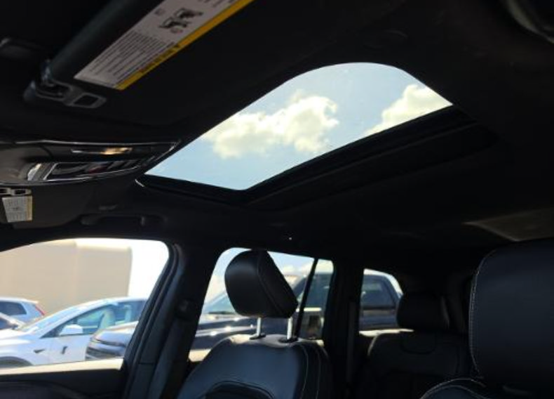 Used 2023 Jeep Grand Cherokee Altitude RWD image 22