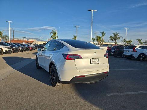 Used 2020 Tesla Model Y Long Range image 7